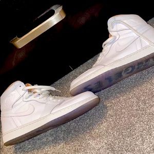 Jordan 1 Retro Los Angeles